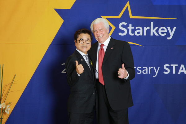 2020년대 ‘빌 오스틴’ 회장. 지난 40년간 이어져온 빌 오스틴 회장과의 인연은 한국 보청기 시장 발전의 역사와 함께 했다. 앞으로도 오스틴 회장과의 협력은 많은 사람에게 희망과 기쁨을 선사할 것이다.