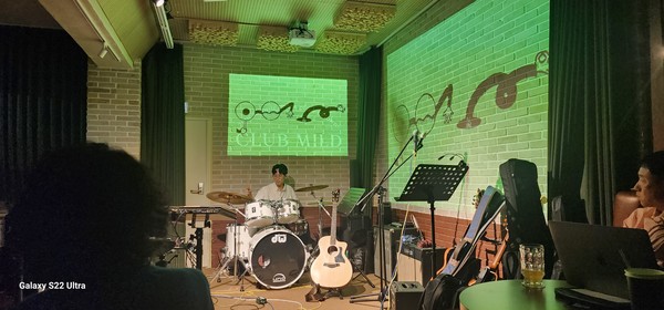  안석주 드러머의 드럼 공연.